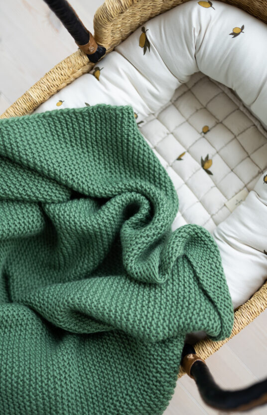 Knit a baby blanket for beginners, an easy baby blanket