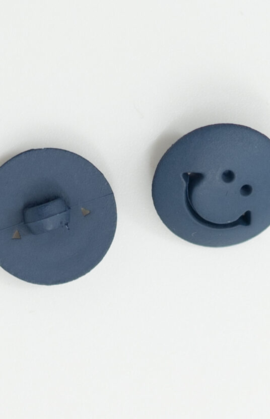 button-knit smiley