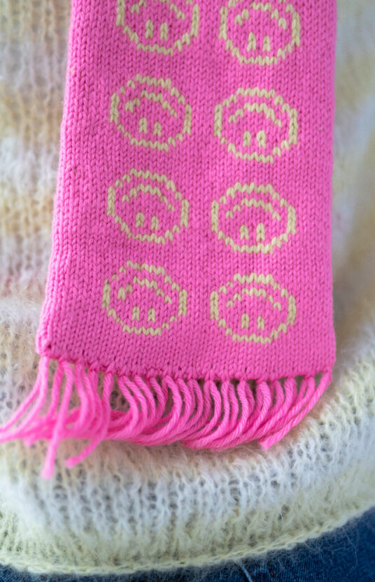Scarf women knitting pattern smileys