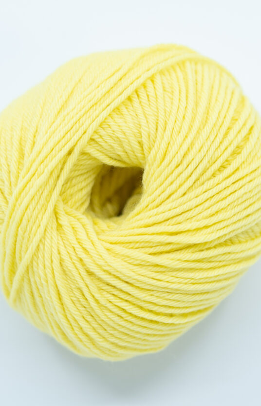 pink mohair yarn lint-free
