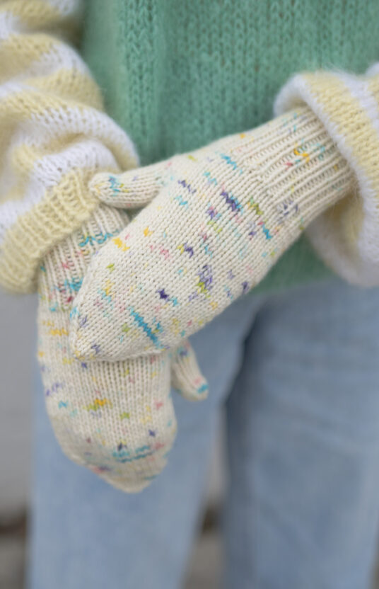 Easy knitting pattern for kids' mittens