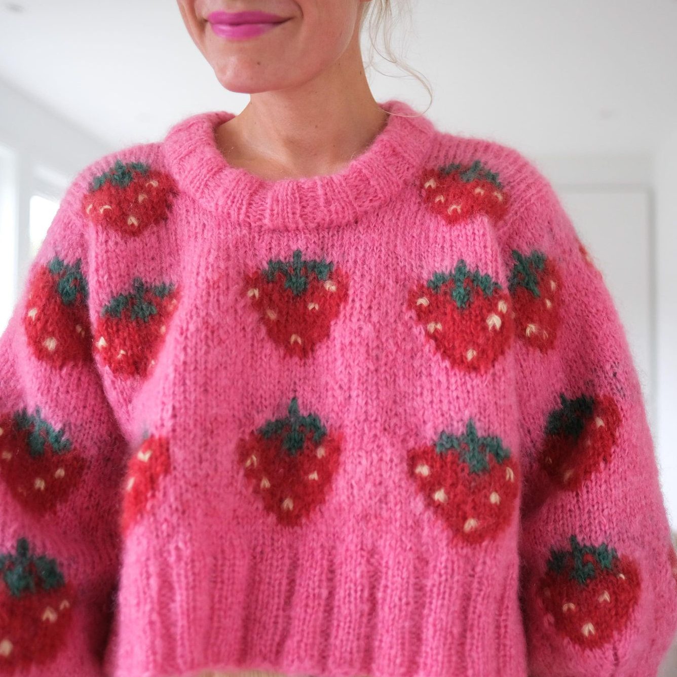 Fruity sweater strawberry - HipKnitShop women's fruity strawberry knit sweater pattern