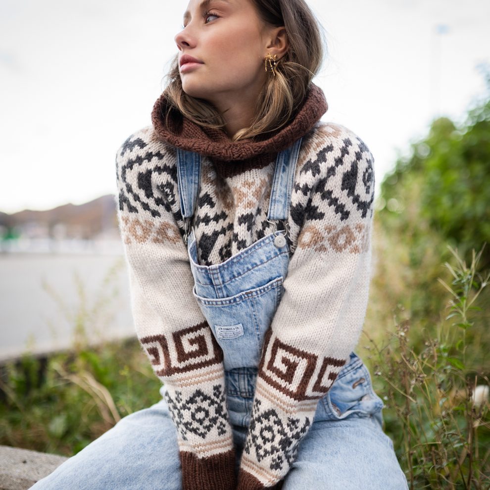141079-Roxana-sweater-knitting-pattern - HipKnitShop Pattern knit women cool sweater
