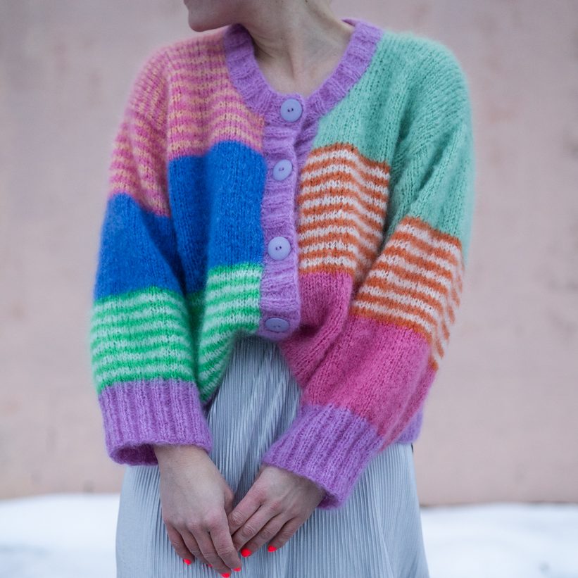 SideBySide cardigan knitting pattern - HipKnitShop Women's knitted cardigan pattern, knitted cardigan with pattern and colors. Cozy cardigan inspiration, knit for women in colors, knitting pattern