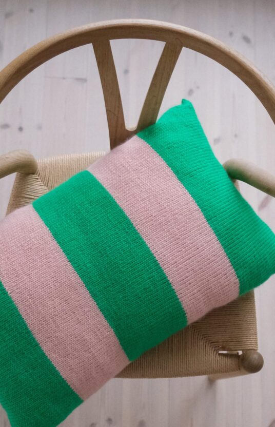 Easy pillow knitting pattern