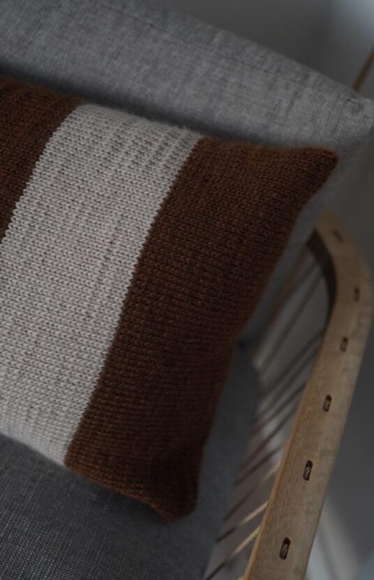 Easy pillow knitting pattern