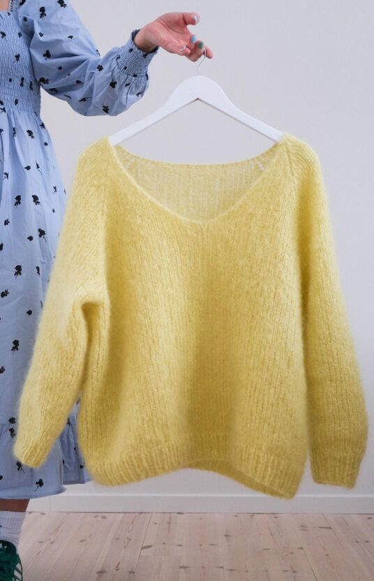 Mohair sweater knitting pattern, women