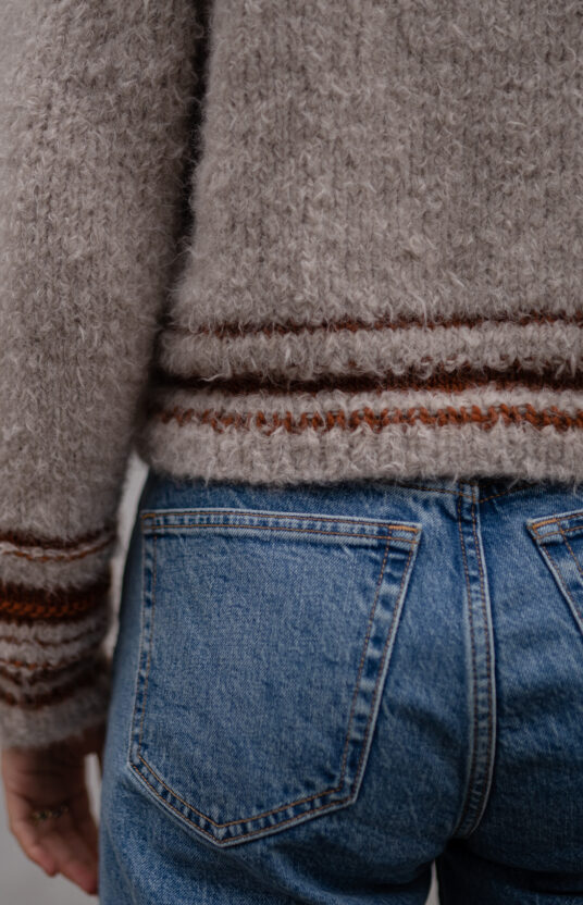 Simple knitting pattern sweater for women