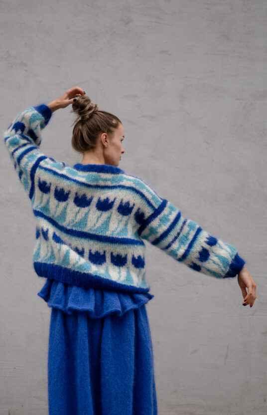 Large mohair sweater knitting pattern for women