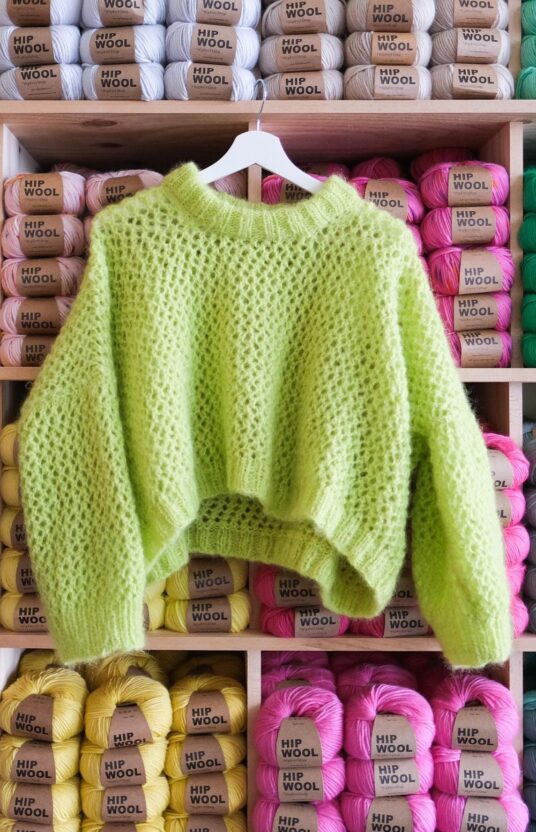 Knitting pattern sweater with lace pattern