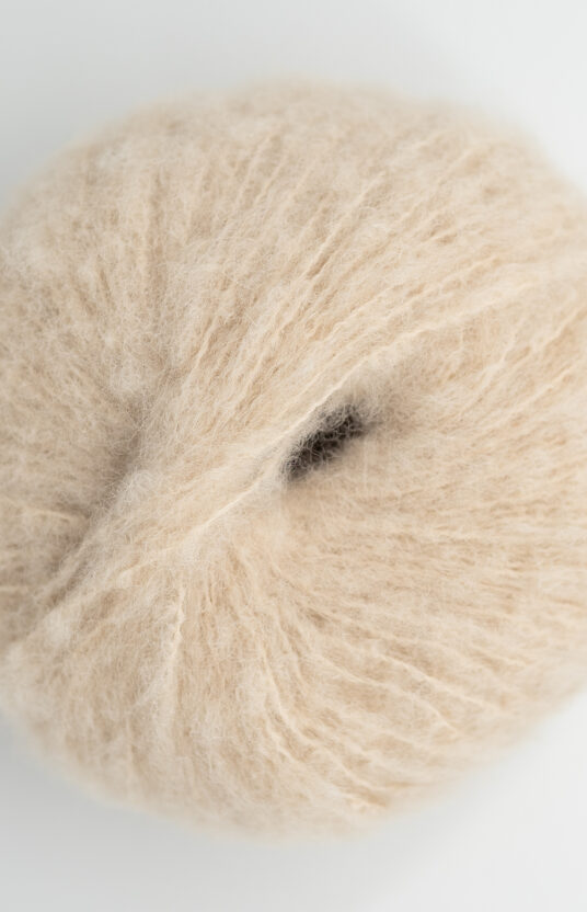Light beige brushed alpaca bonbon