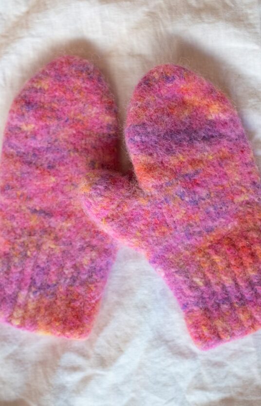Tovet mittens knitting pattern