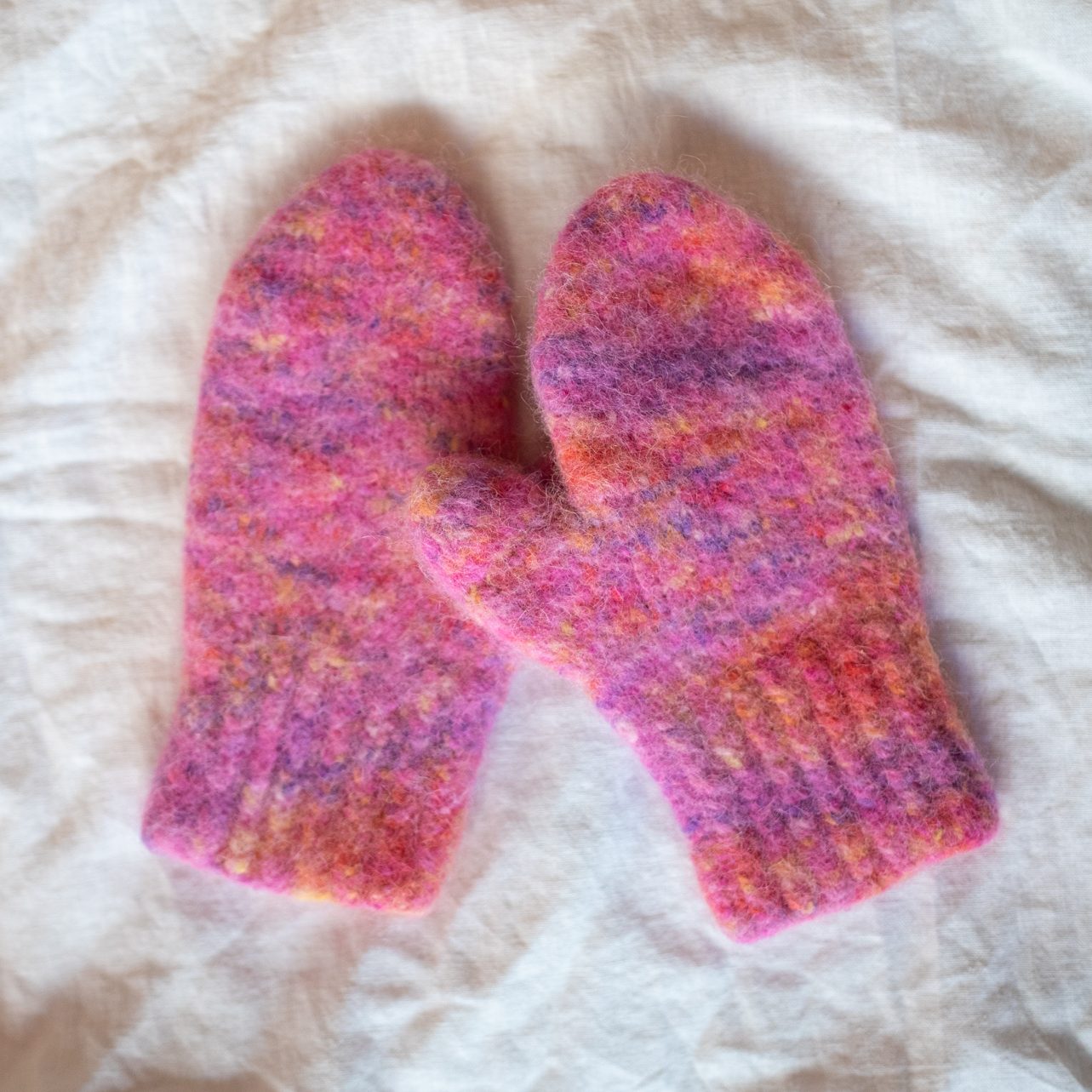185076-Imagine-knitting-kit-12 - HipKnitShop Tovet mittens knitting pattern
