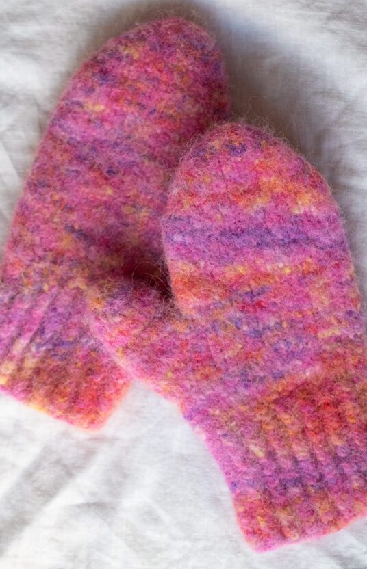 Knitting pattern for felted mittens bonbon