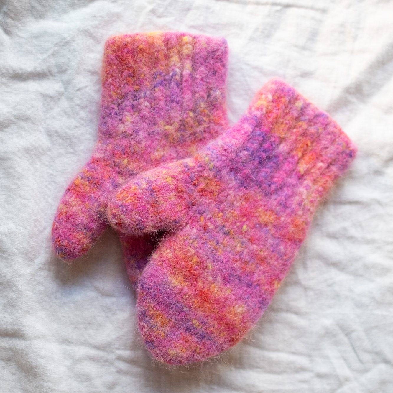 185076-Imagine-knitting-kit-17 - HipKnitShop Knitting pattern for felted mittens bonbon