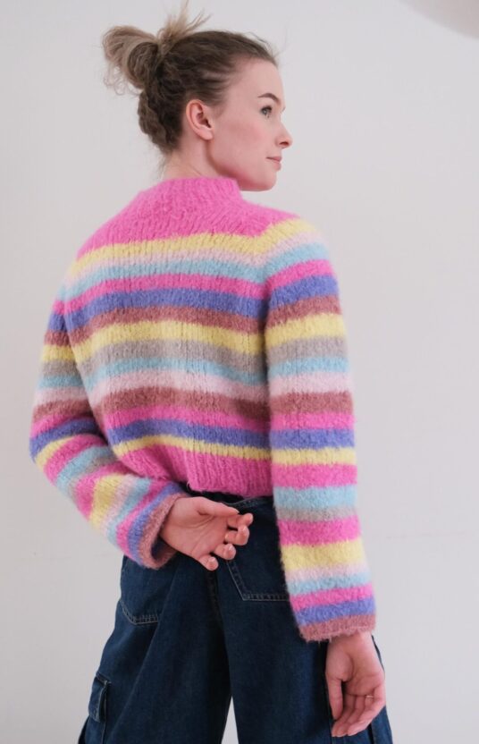 Knitting pattern sweater stripes women