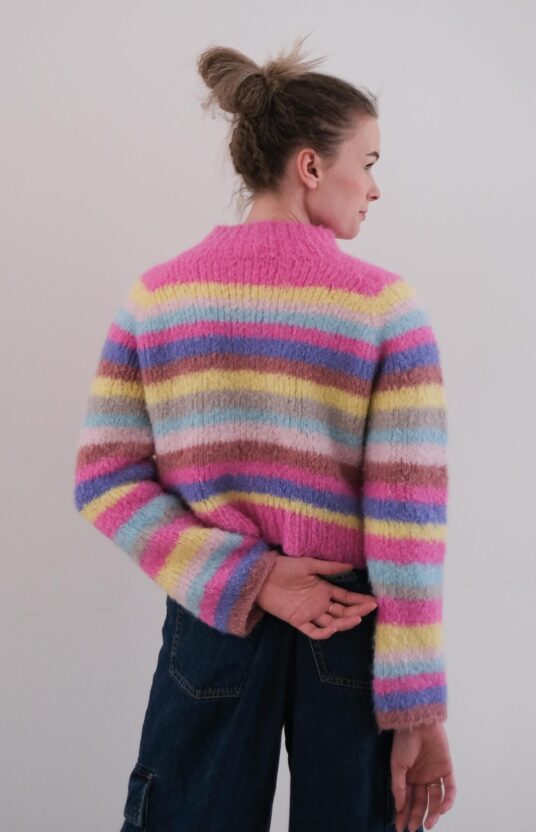 Knitting pattern sweater stripes women