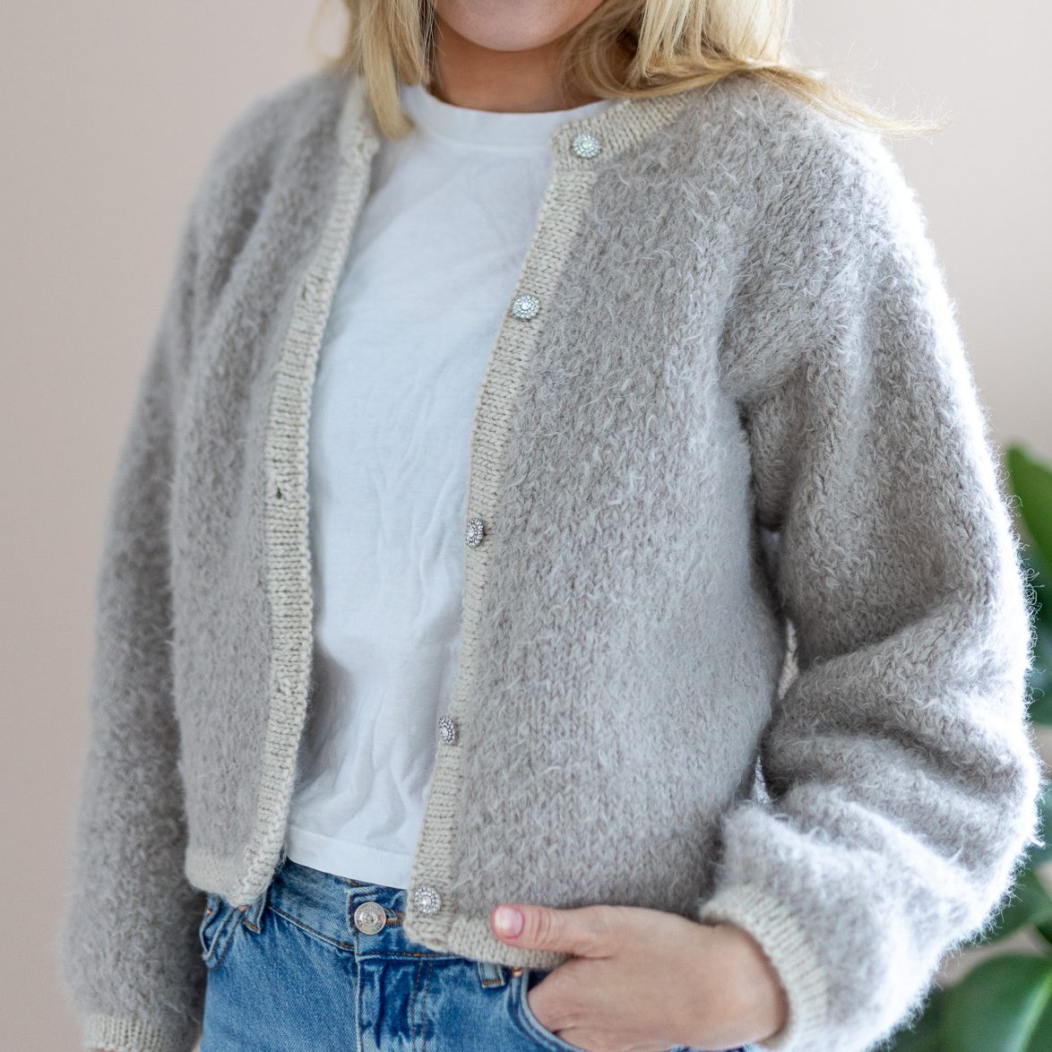 200920-Isabella-jacket-knitting-pattern - HipKnitShop Knitted cardigan beautiful pattern