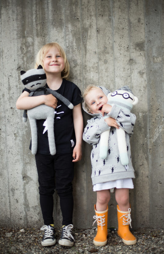 24946-Arthur-4 - HipKnitShop Bamse barn. Nyfødtgave. barneinteriør. myke leker 1 år