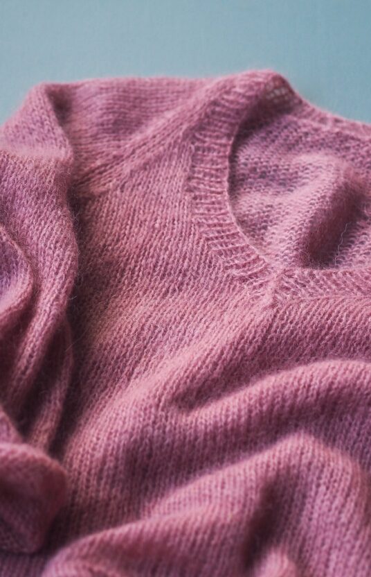 V-neck sweater knitting pattern