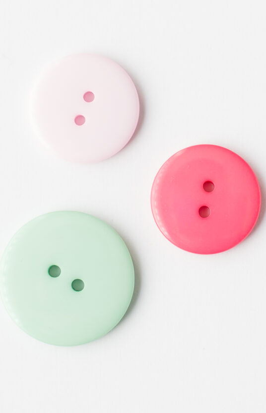 26004-White-plastic-button-large-3 - HipKnitShop Knappe HKS-24