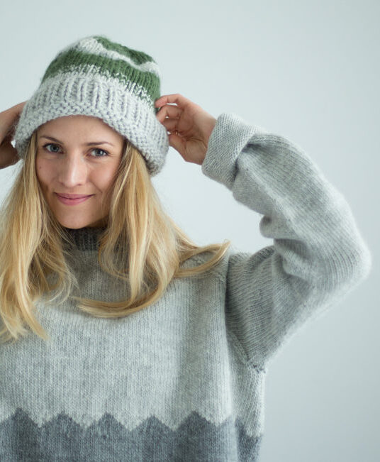 Knitting pattern hat women