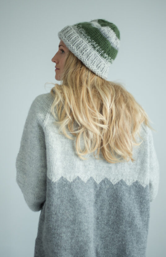 Knitting pattern hat women