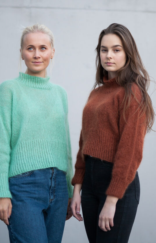 Turtleneck sweater women knitting pattern