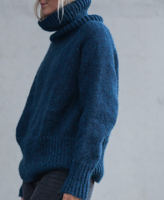 Knitting pattern for a turtleneck sweater