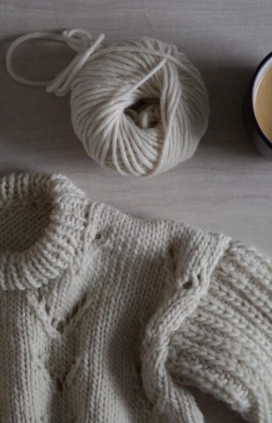 Knitting pattern sweater girl