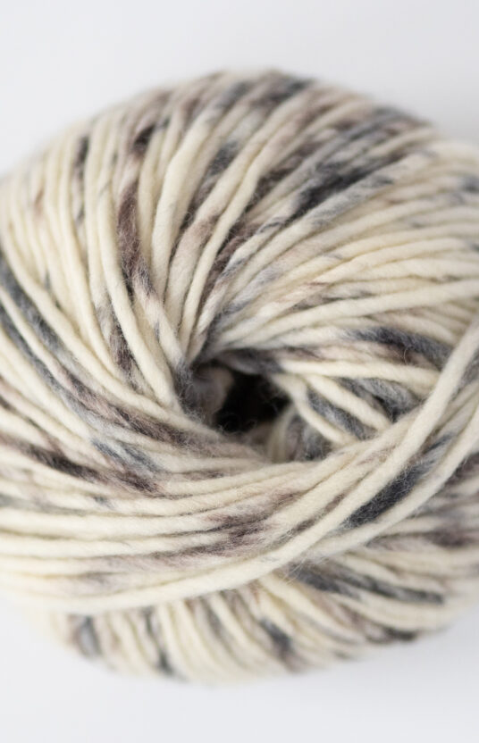 sprinkled yarn grey and brown