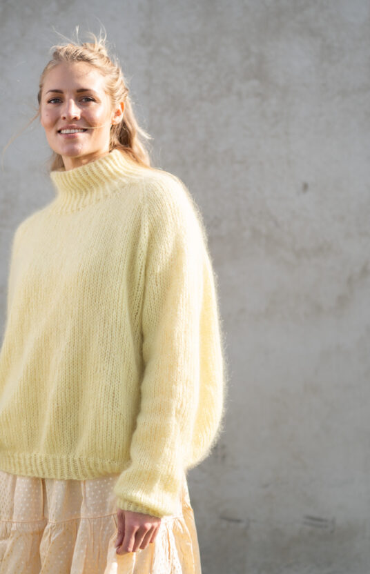 Turtleneck sweater women knit pattern