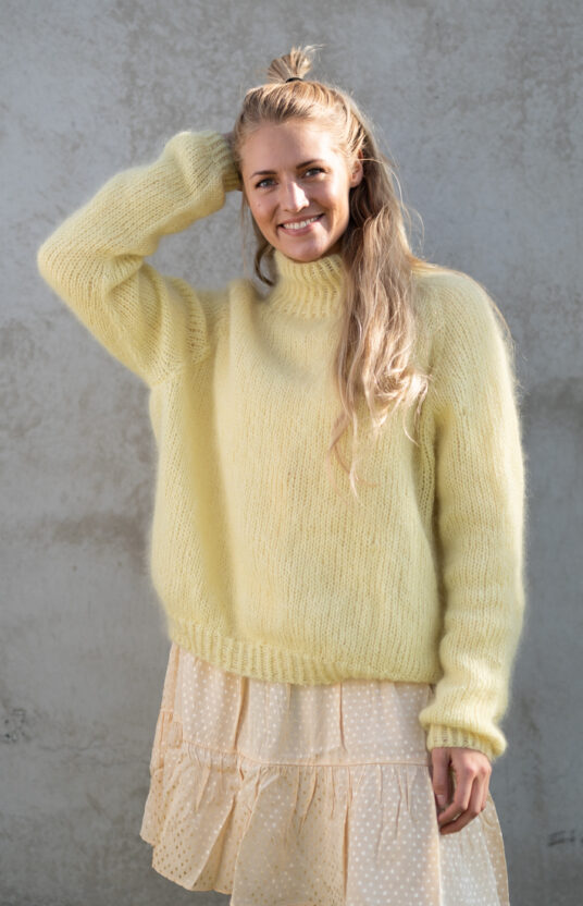 Turtleneck sweater women knit pattern