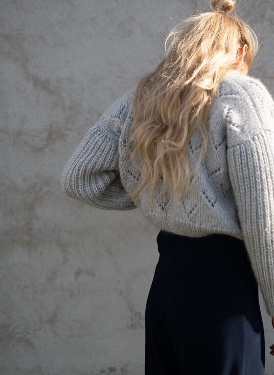 Women's bomber jacket knitting pattern