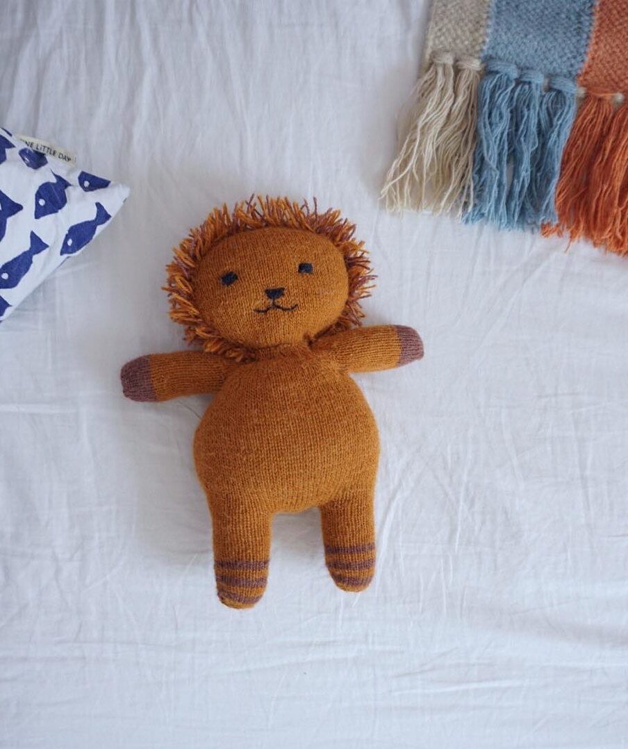 - HipKnitShop Lion stuffed animal knitting pattern
