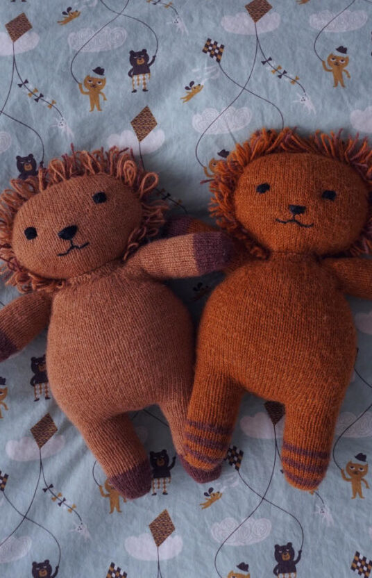 Lion Karsten and Petra knitting pattern