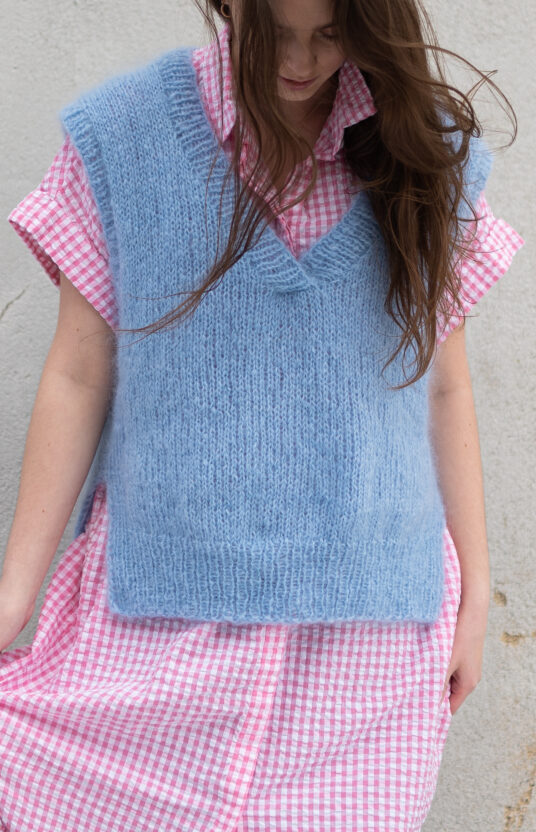 Slipover pattern fluff V-neck oversized