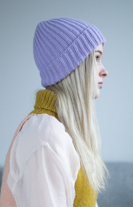 Knitted hat women pattern