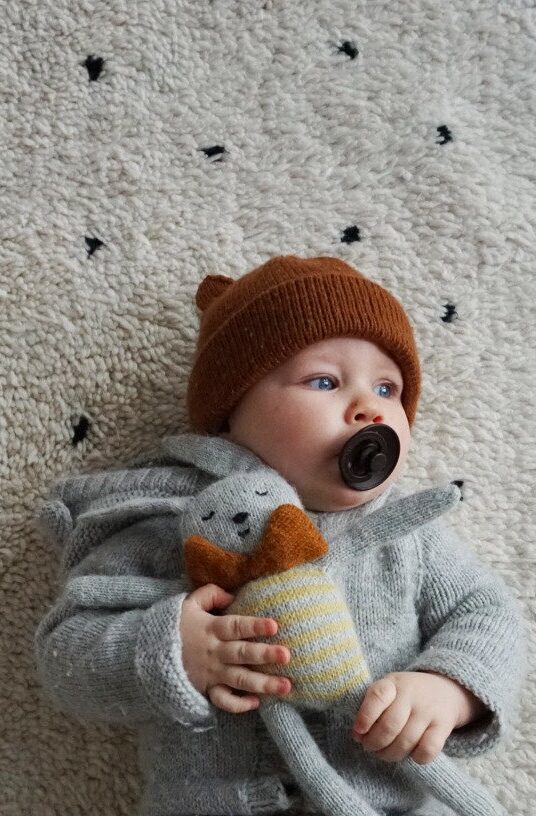 Knitting pattern rabbit