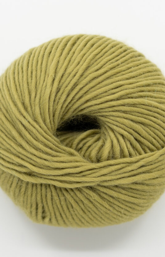 Website for knitting patterns and yarn