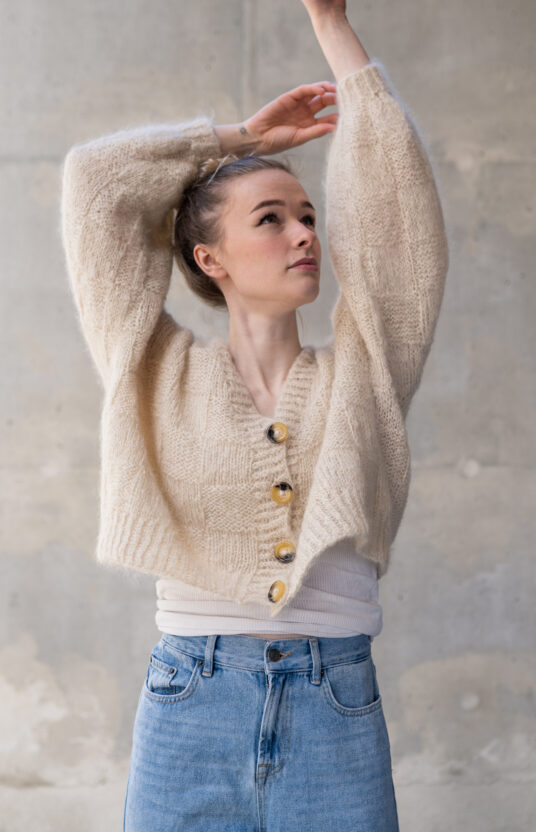Showtime cardigan knitting pattern