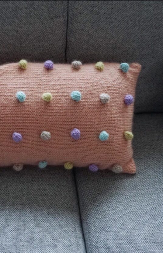 Knitting pattern pillow