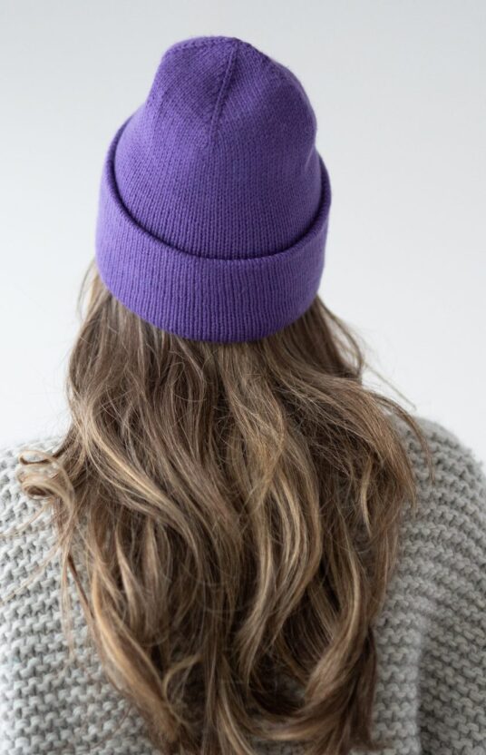 Easy knitted hat pattern for women
