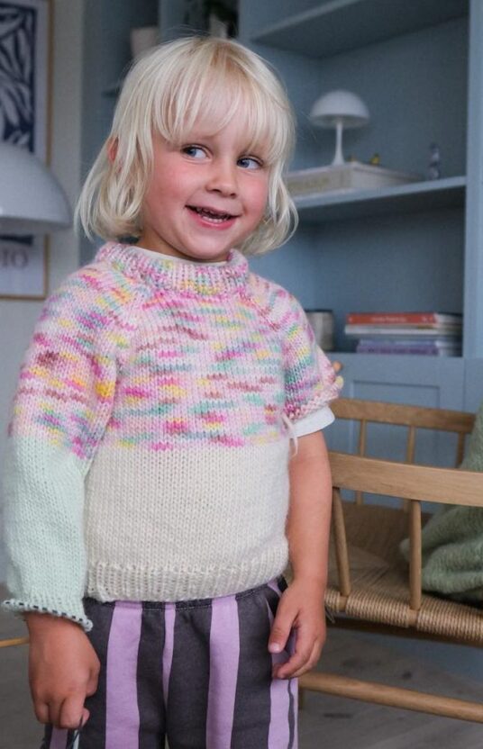 Magic sweater knitting kit