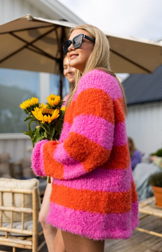 Knitted sweater simple sweater beginner stripes