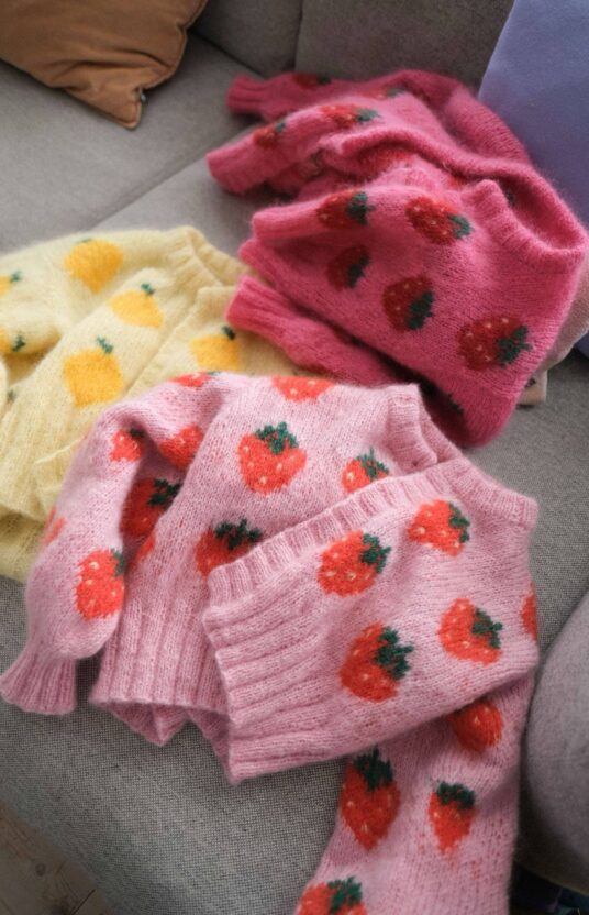 229062-Fruity-cardigan-strawberry-kit-1 - HipKnitShop