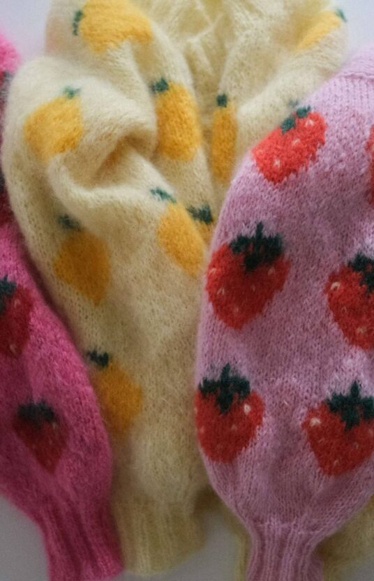 229062-Fruity-cardigan-strawberry-kit-27 - HipKnitShop 875d67ed-e5cb-48fa-9a8c-cbda08887880