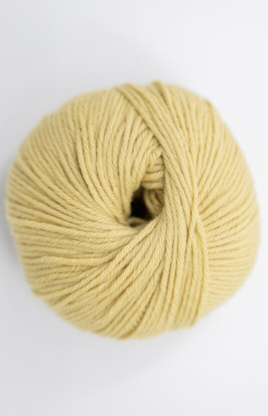 Dusty yellow / corn yellow merino yarn. Colorful yarn online store