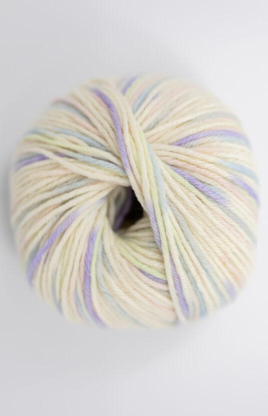 Hand-dyed merino yarn, natural with pastel colors. Hand-dyed yarn online store
