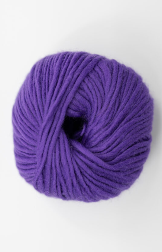 purple wool yarn for knitting on thick needles. colorful yarn in pure wool. Animal friendly yarn online shop and patterns knitting